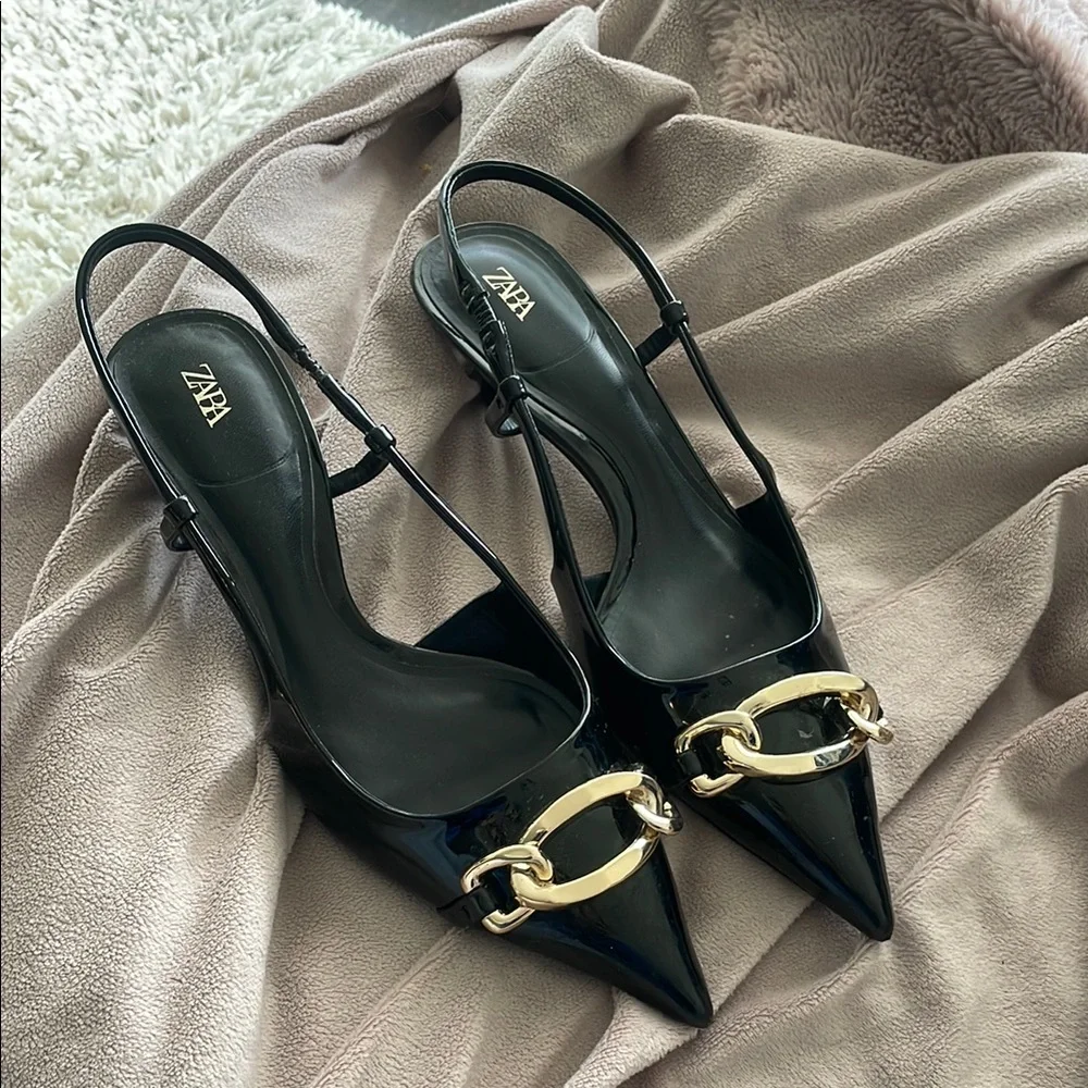 Zara Black Patent Slingback Heels with Gold Chain Accent - Picture 2 of 8